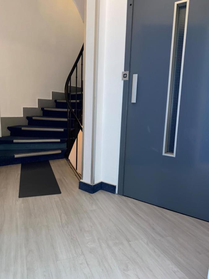 Aero Hotel Issy-les-Moulineaux Buitenkant foto