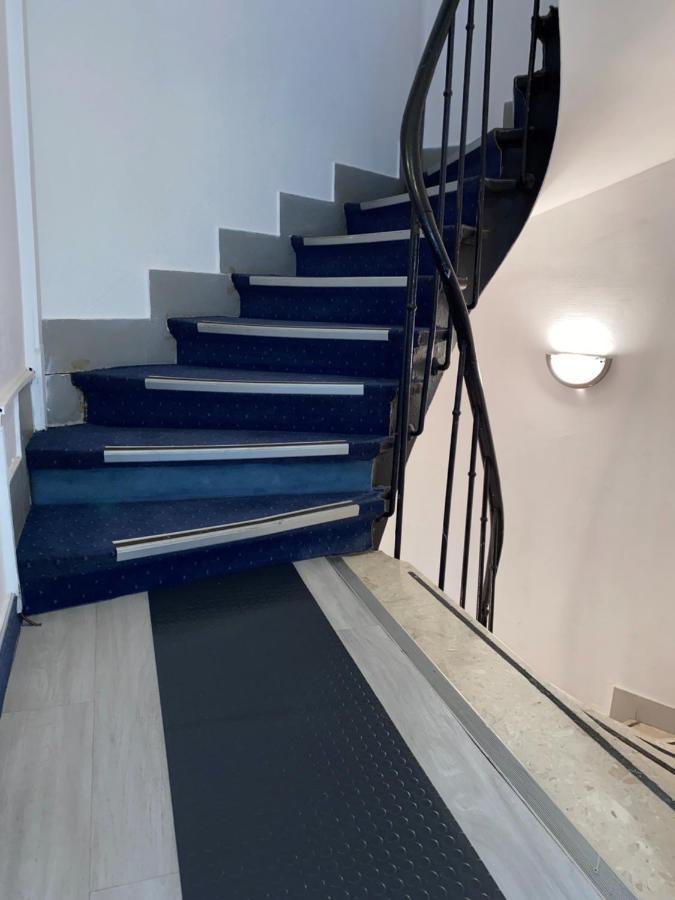 Aero Hotel Issy-les-Moulineaux Buitenkant foto