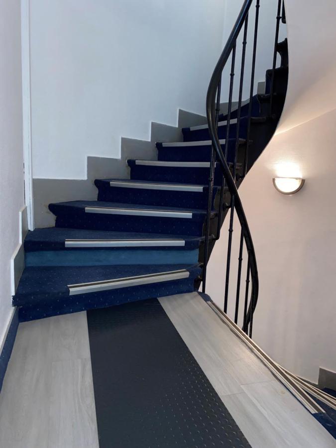 Aero Hotel Issy-les-Moulineaux Buitenkant foto